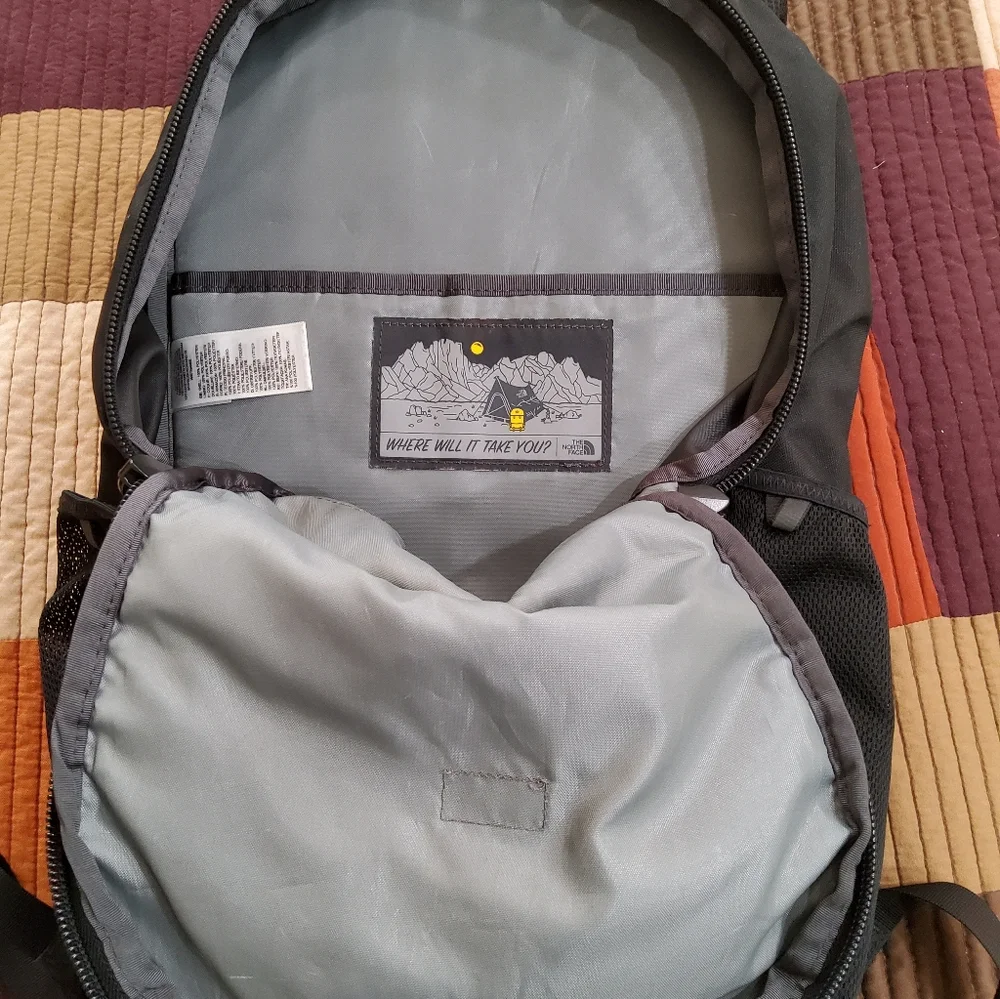 The North Face Vault Black Backpack